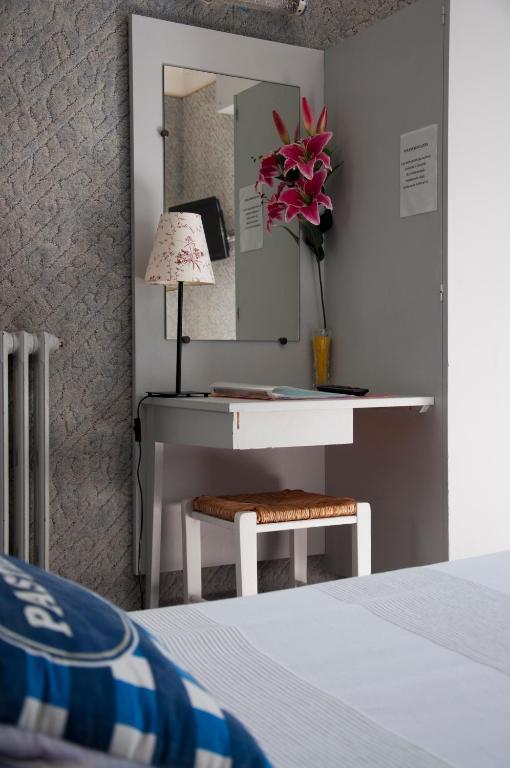 Le Pavillon Bleu Hotel Restaurant Royan Room photo